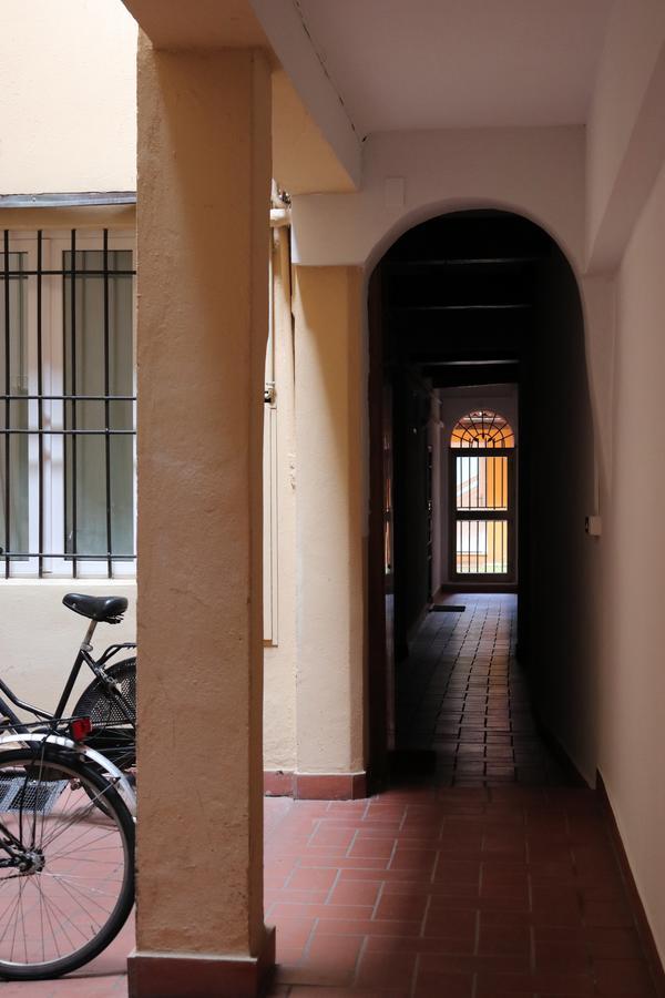 Lovely Studio D'Azeglio By Studio Vita Bologna Eksteriør billede
